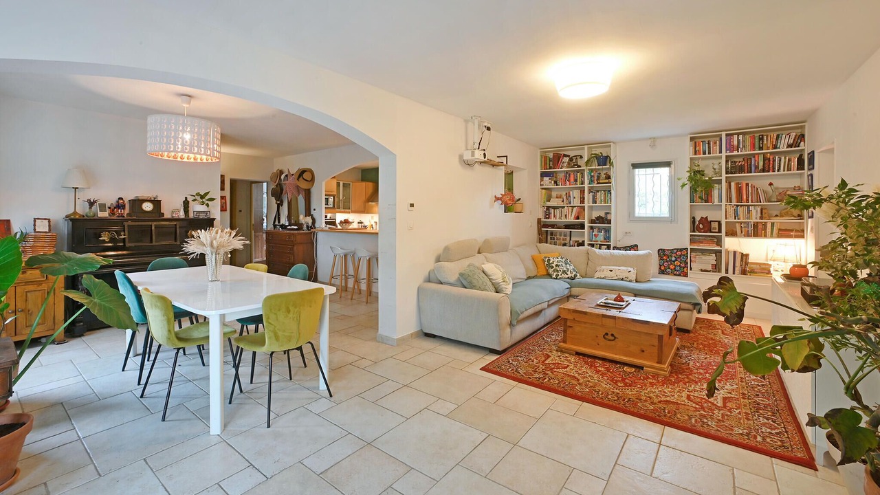 Photo of Bedroom in Rochefort-du-Gard
