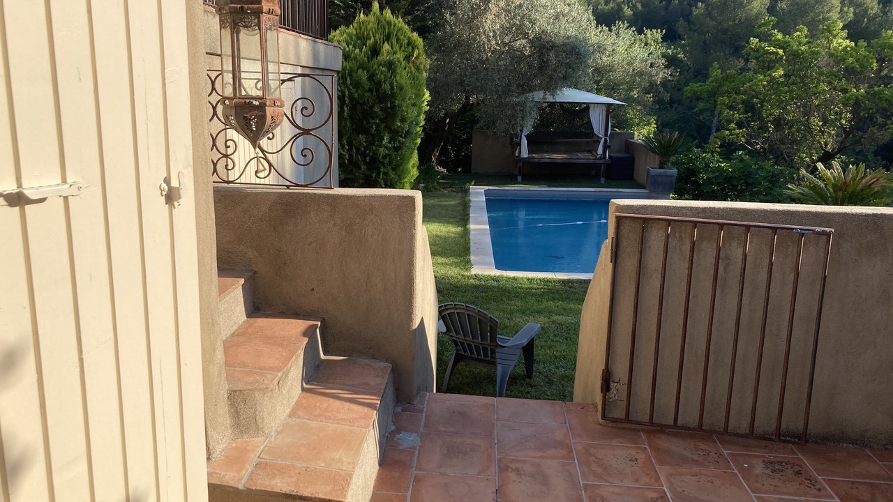 Photo of Outdoor in Eoures