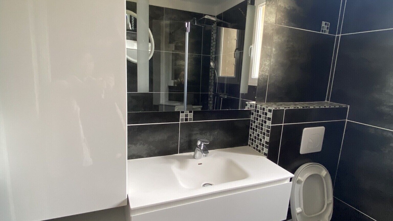 Photo of Bathroom in Molleges