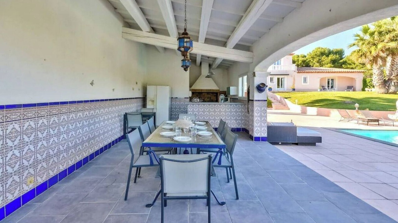 Photo of Outdoor in La Fare-les-Oliviers