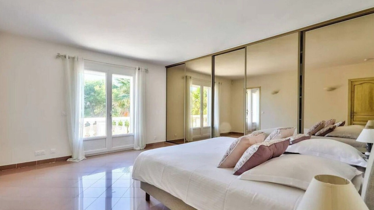 Photo of Bedroom in La Fare-les-Oliviers