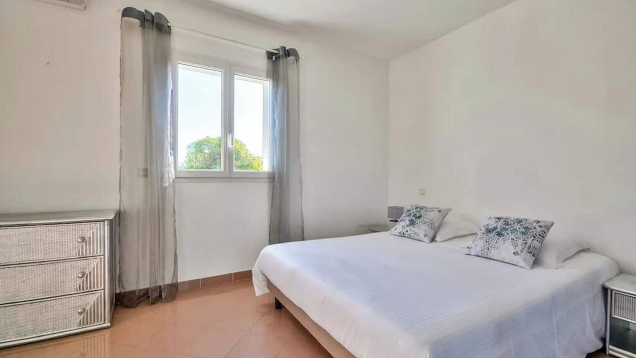 Photo of Bedroom in La Fare-les-Oliviers