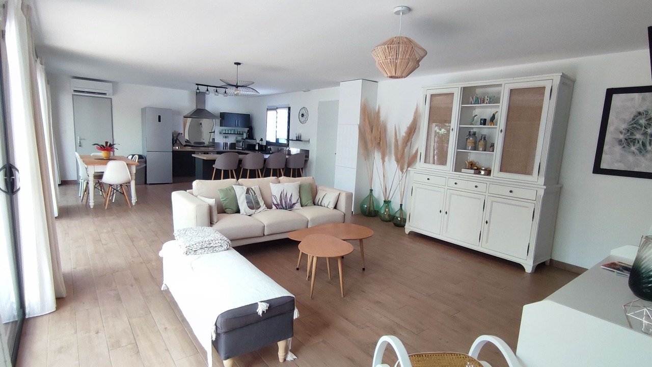 Photo of Livingroom in Oppede