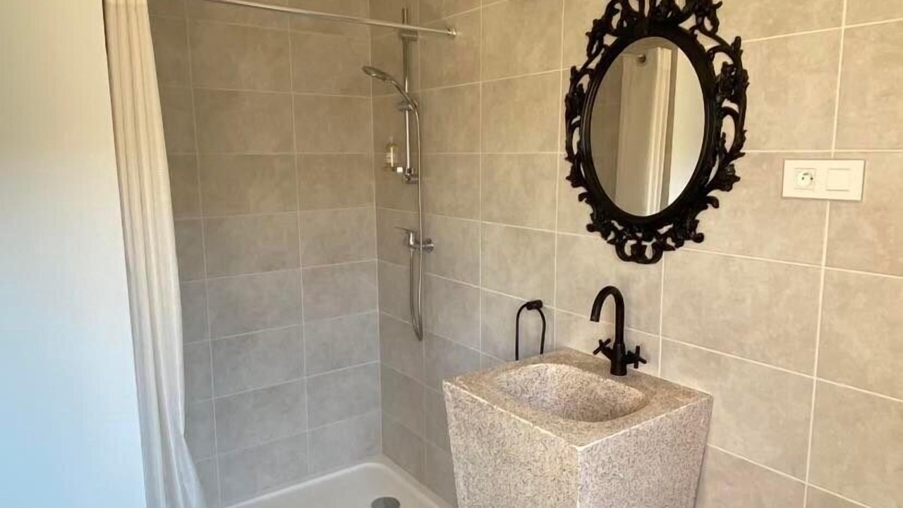 Photo of Bathroom in Crestet