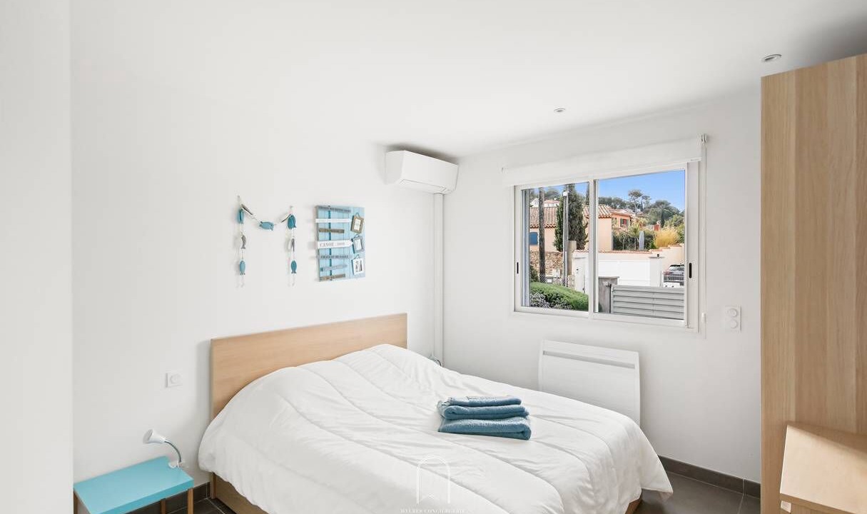 Photo of Bedroom in Le Pradet