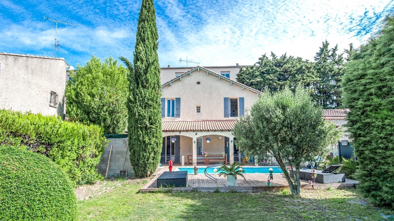 Photo of Outdoor in Orange