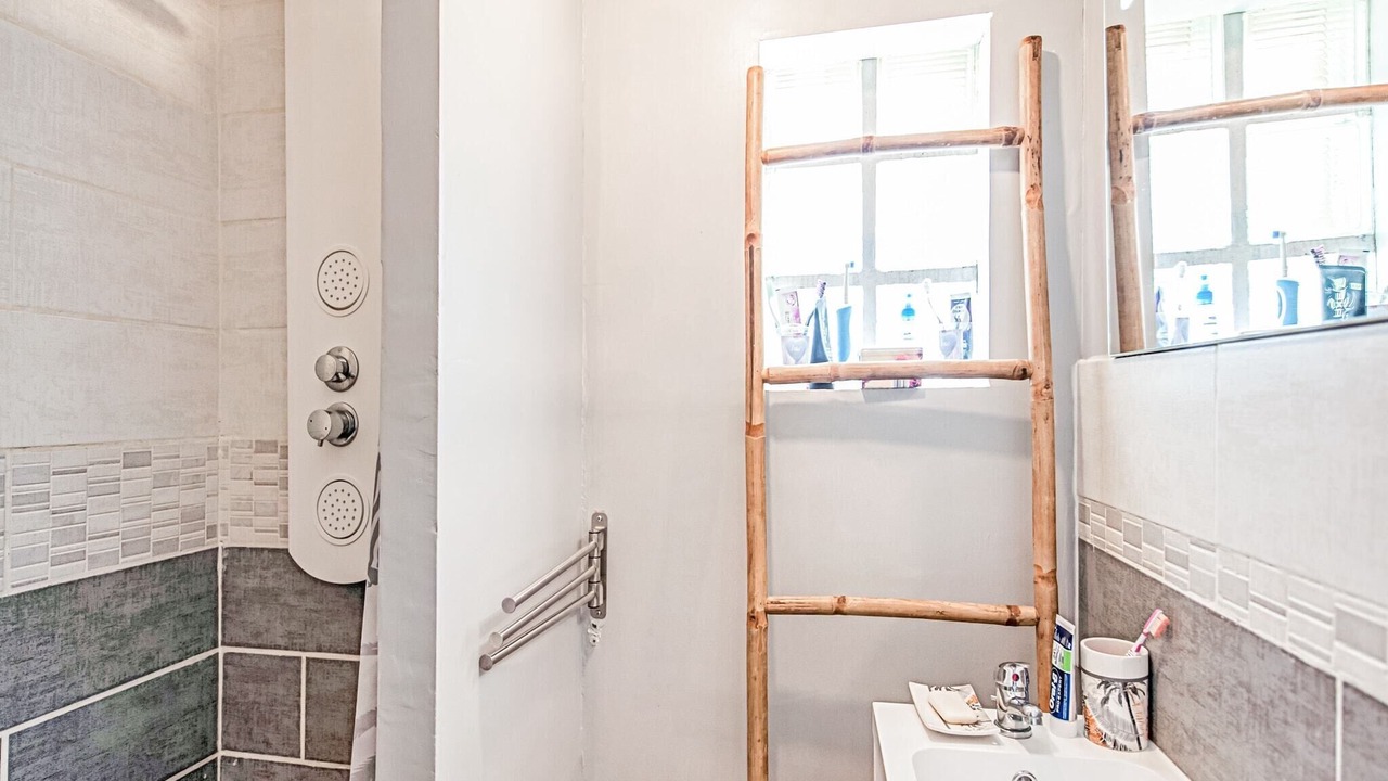 Photo of Bathroom in Orange