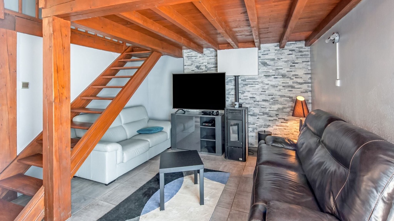 Photo of Livingroom in Orange