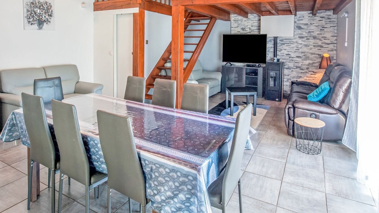 Photo of Livingroom in Orange
