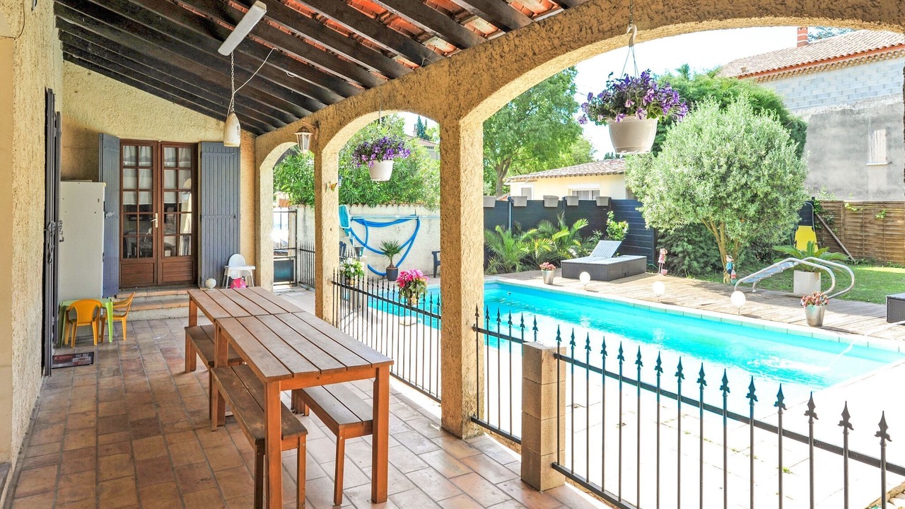 Photo of Patio Balcony in Orange