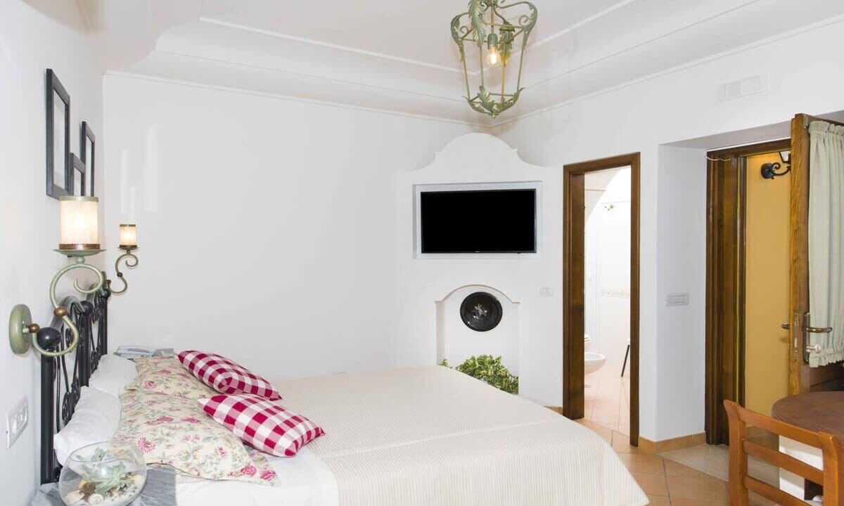 Photo of Bedroom in Path of the Gods