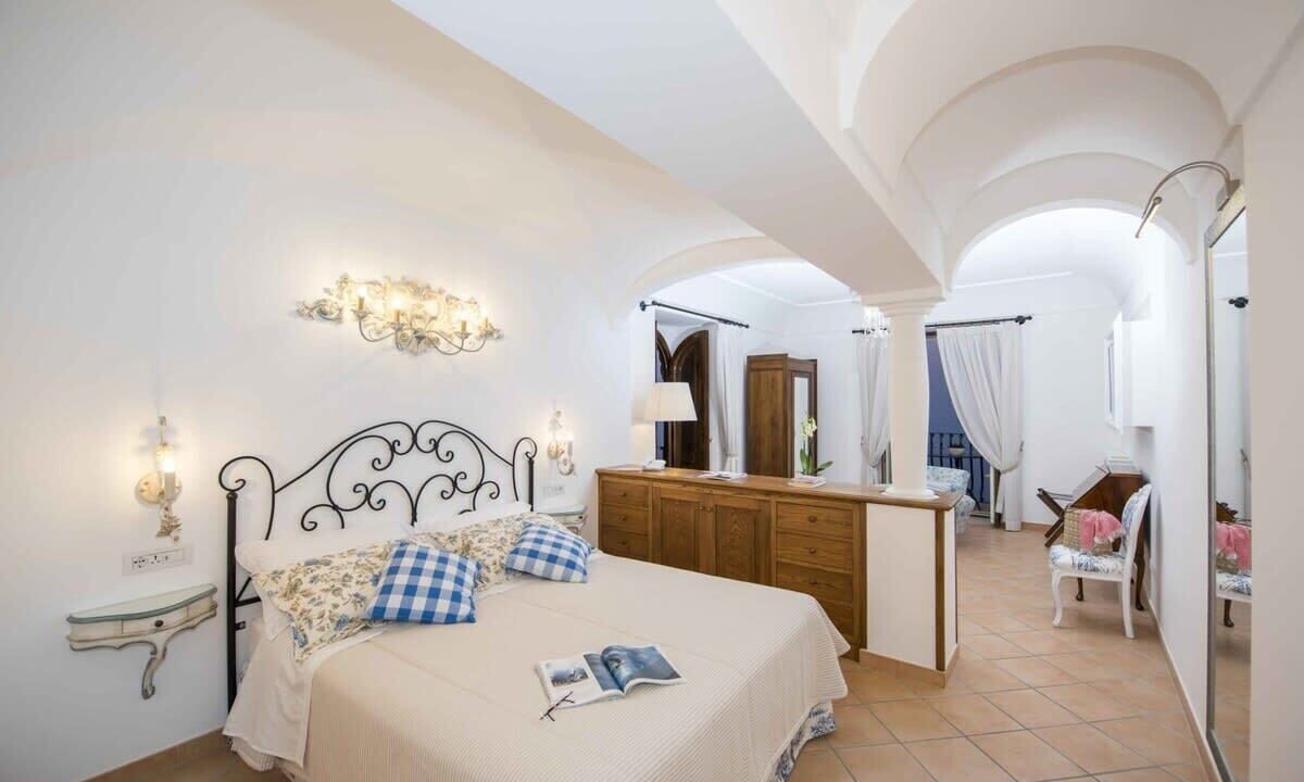 Photo of Bedroom in Path of the Gods