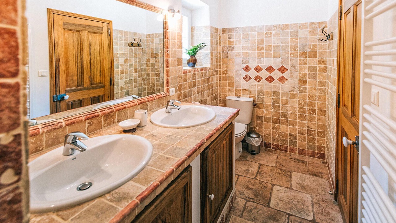 Photo of Bathroom in Lioux