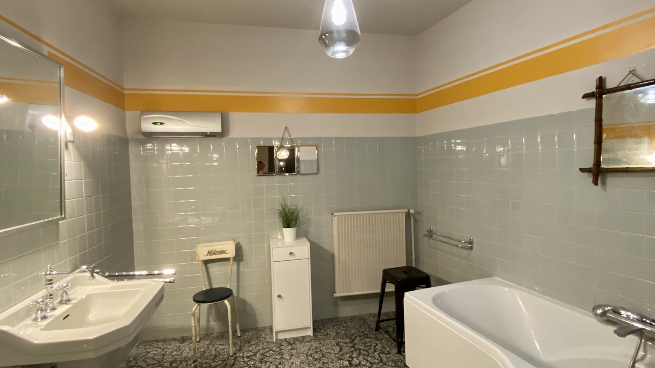 Photo of Bathroom in Sablet