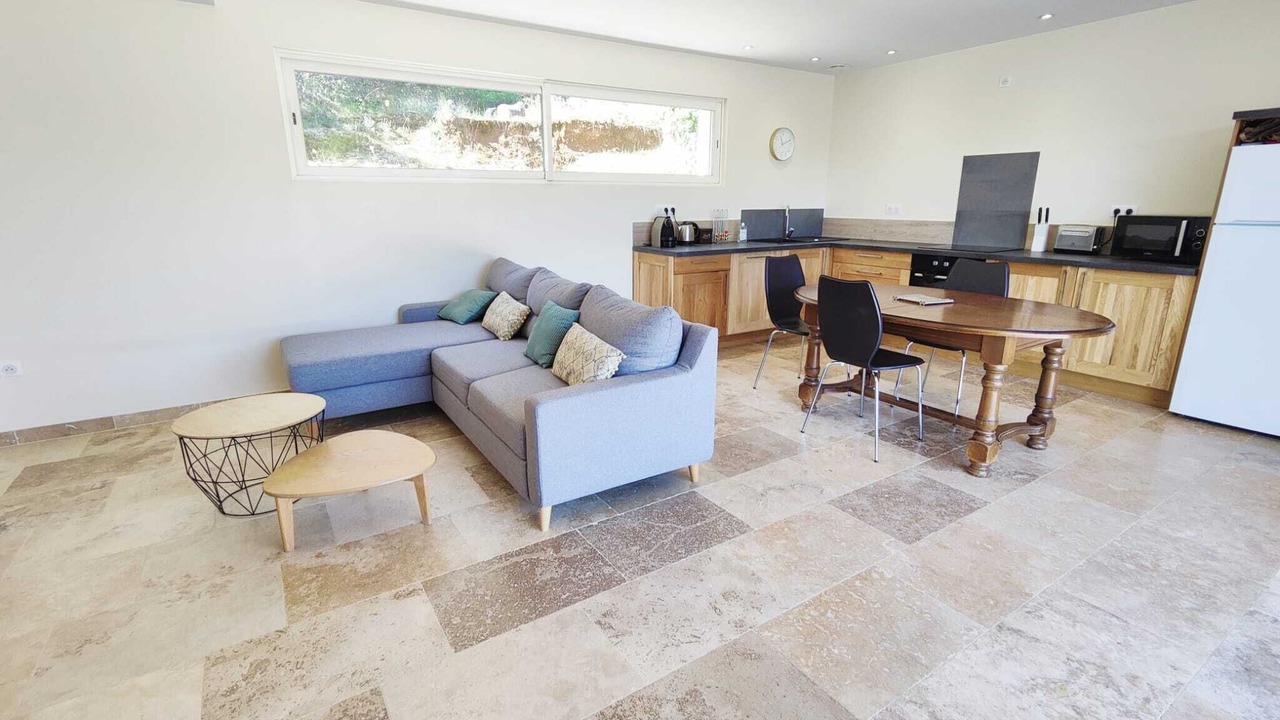 Photo of Livingroom in Oppede