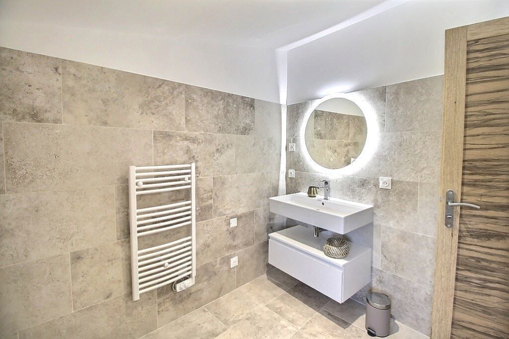 Photo of Bathroom in Venasque