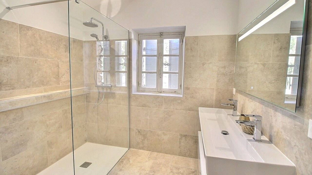 Photo of Bathroom in Venasque