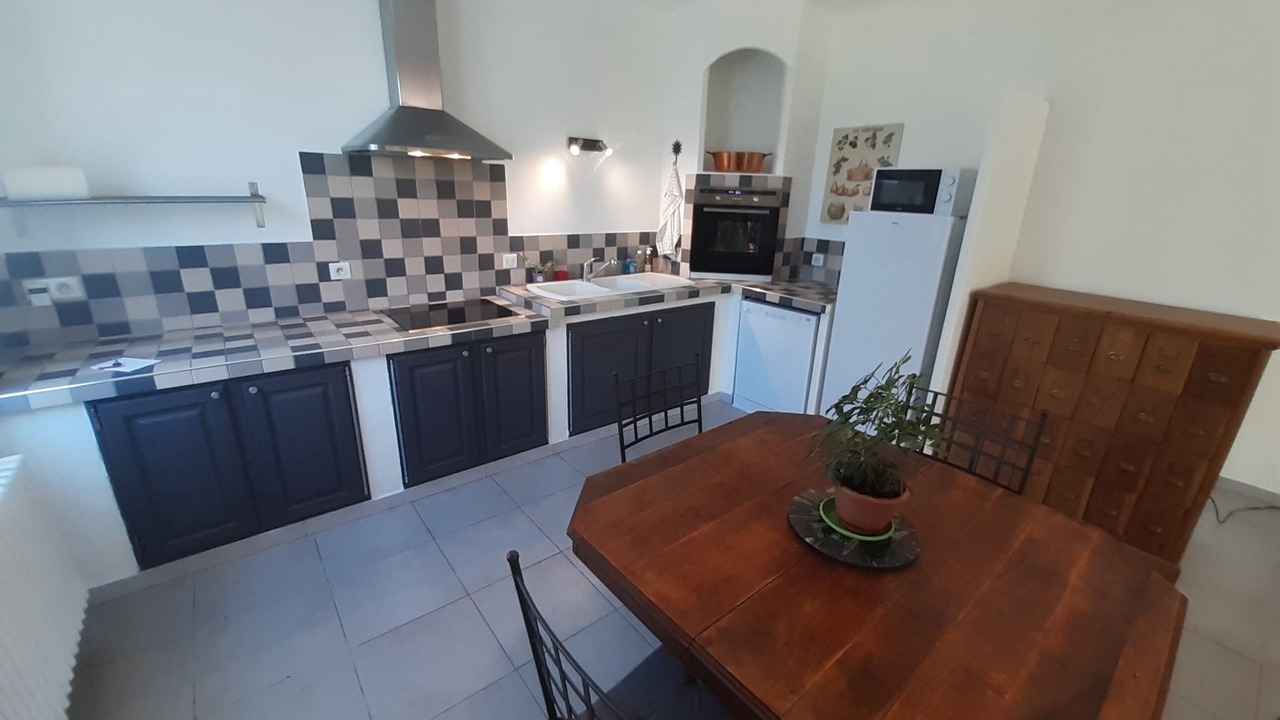 Photo of Kitchen in Morieres-les-Avignon