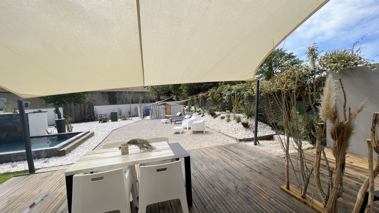 Photo of Outdoor in Molleges