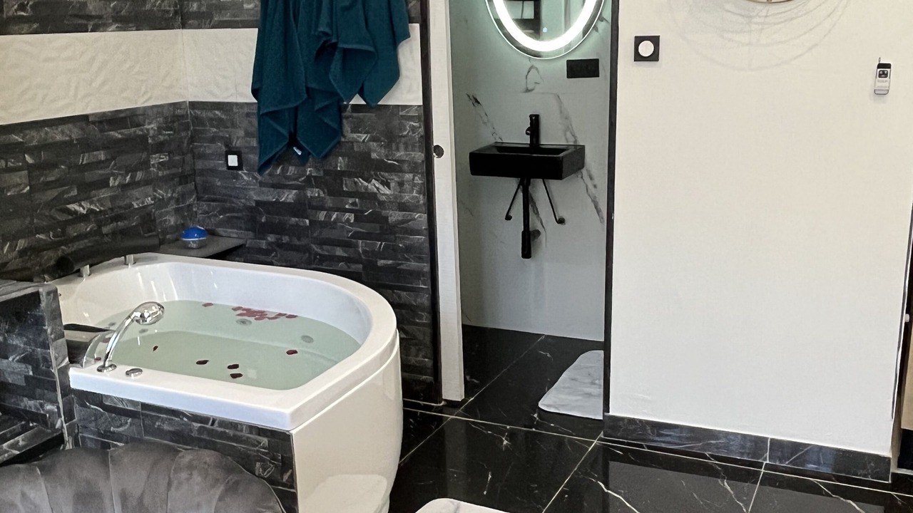 Photo of Bathroom in Les Chutes Lavie
