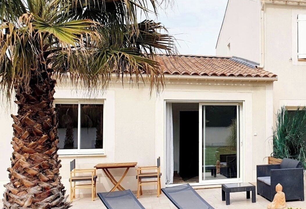 Photo of Patio Balcony in Orange