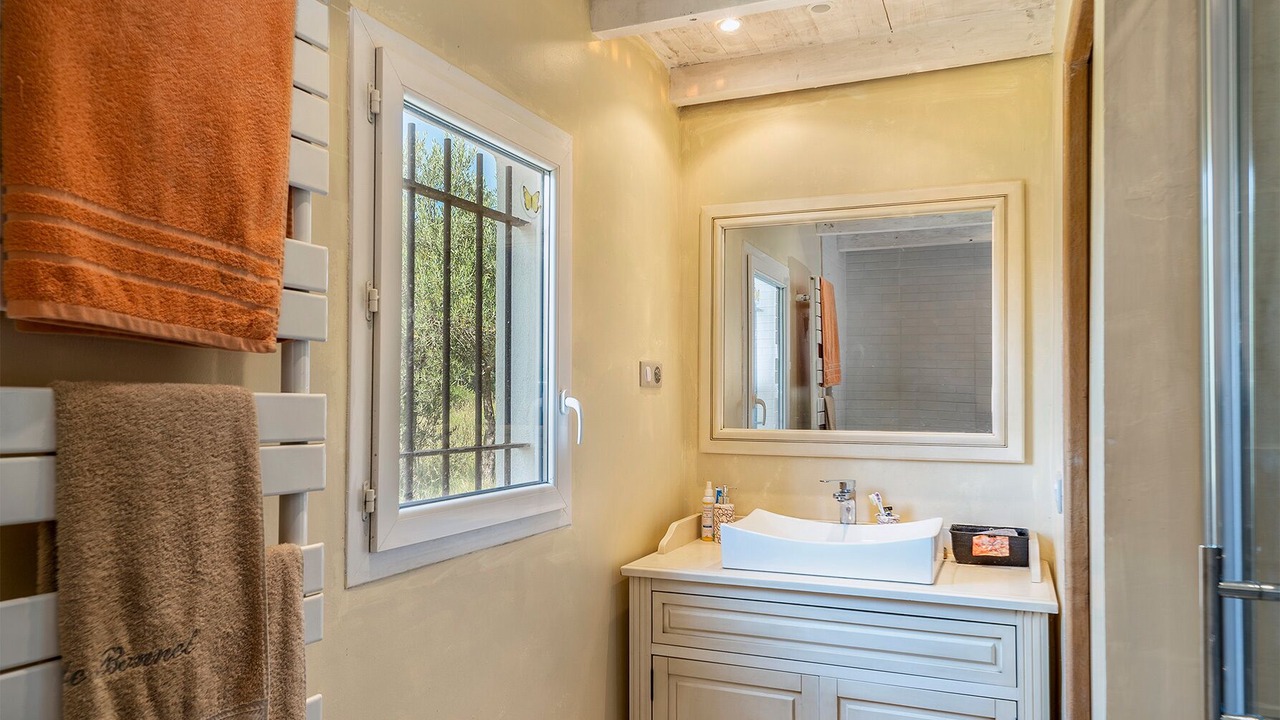 Photo of Bathroom in Barjols