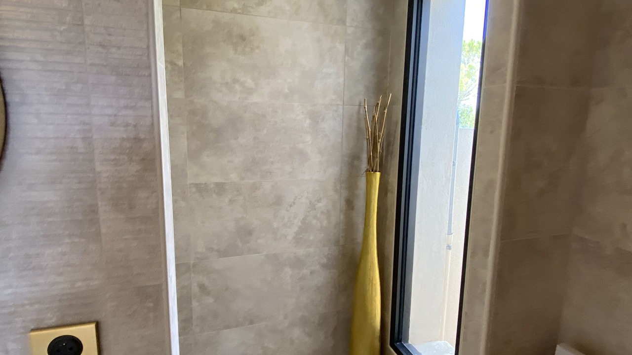 Photo of Bathroom in Molleges