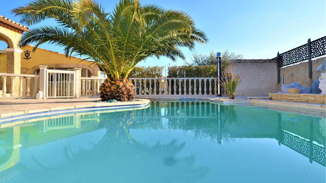 Photo of Outdoor in Jonquieres-Saint-Vincent
