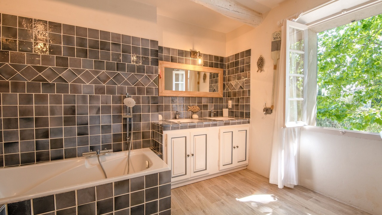 Photo of Bathroom in Callas