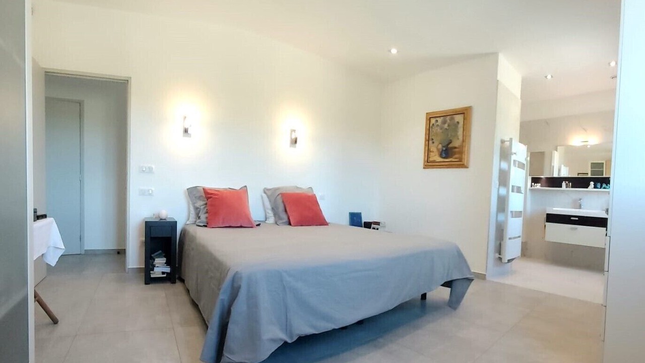 Photo of Bedroom in Roquevaire