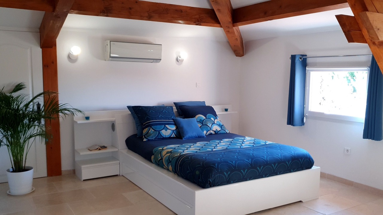Photo of Bedroom in Saint-Cannat