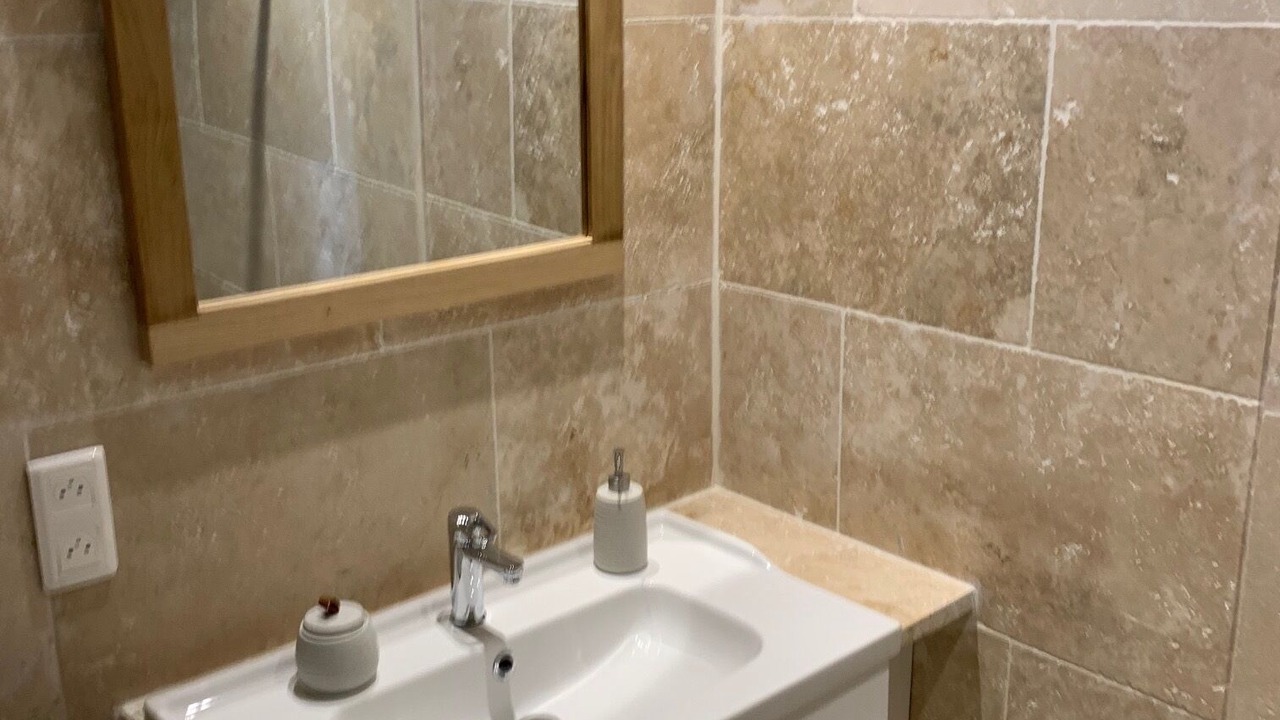 Photo of Bathroom in Caromb