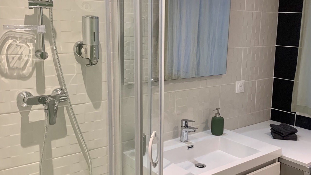 Photo of Bathroom in Baille