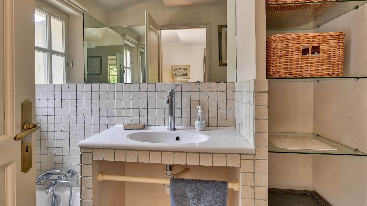 Photo of Bathroom in Cadenet