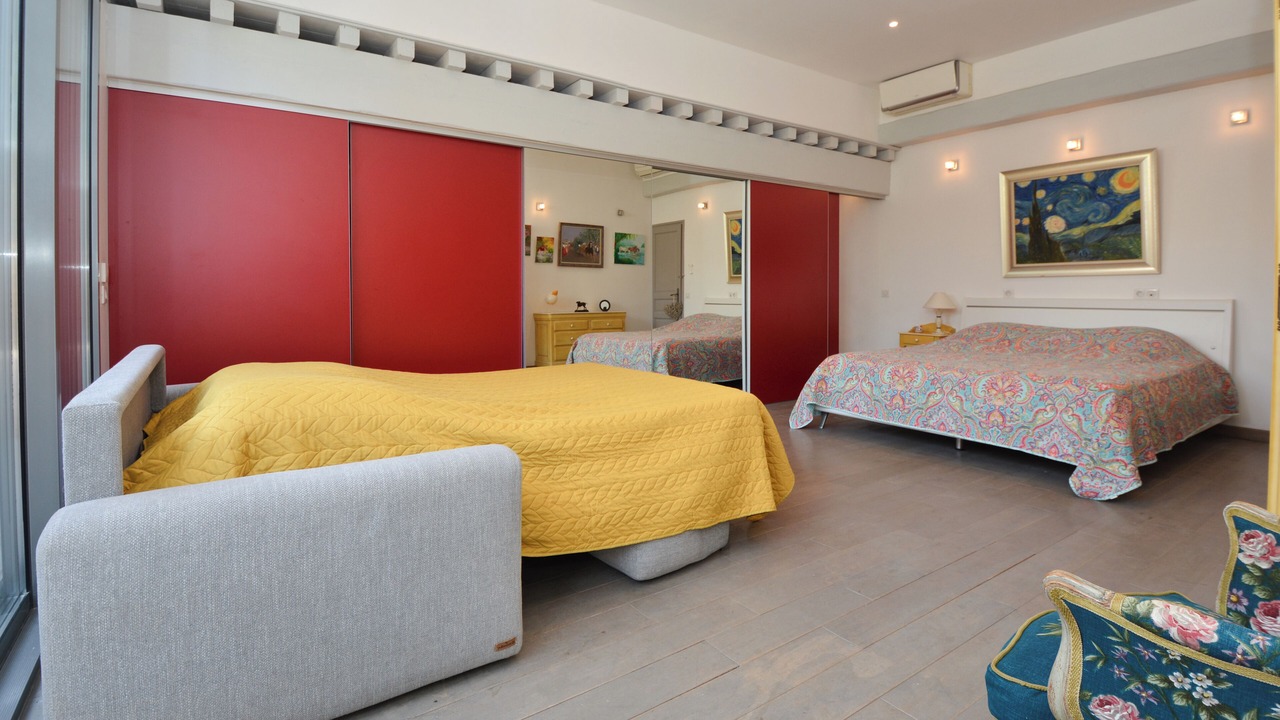 Photo of Bedroom in Noves