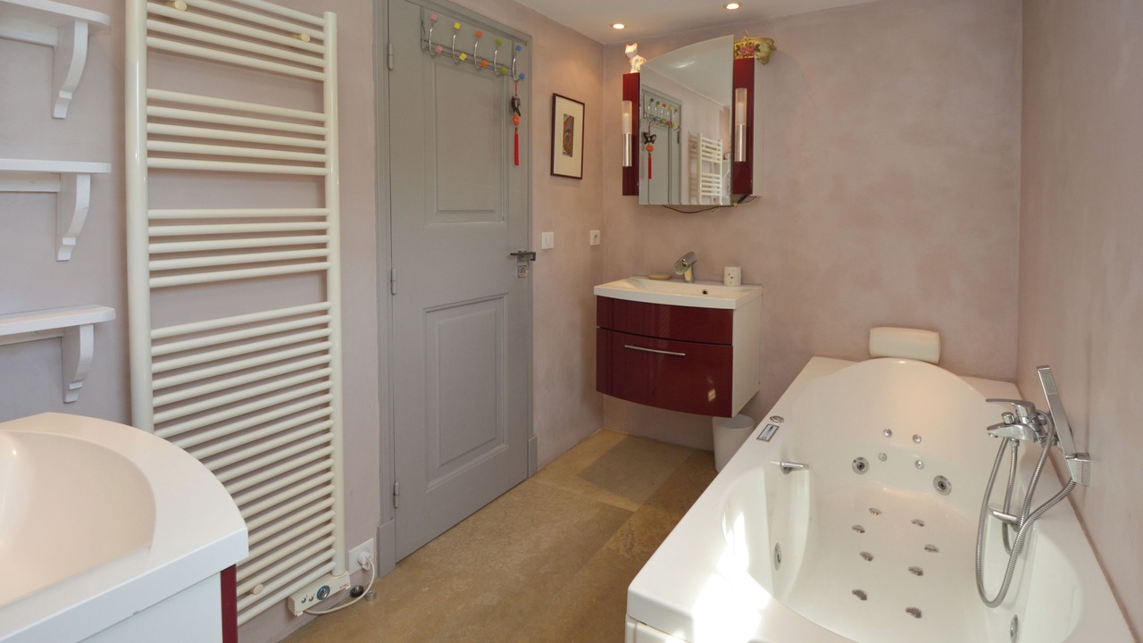 Photo of Bathroom in Noves