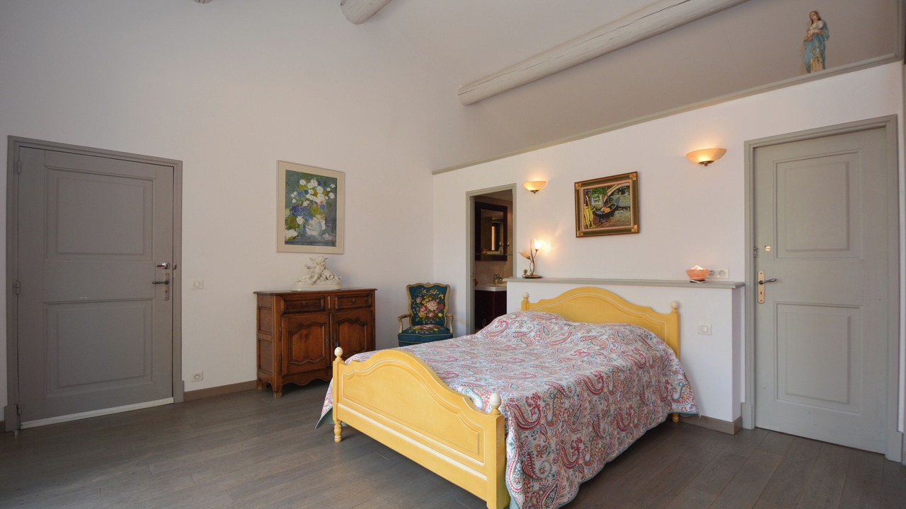 Photo of Bedroom in Noves