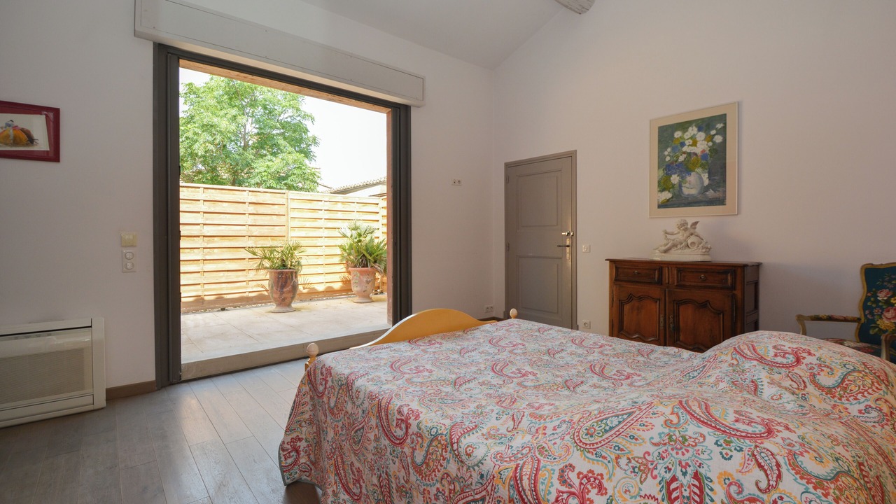Photo of Bedroom in Noves