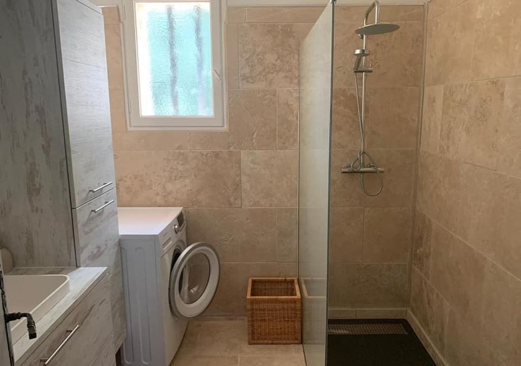 Photo of Bathroom in Murs
