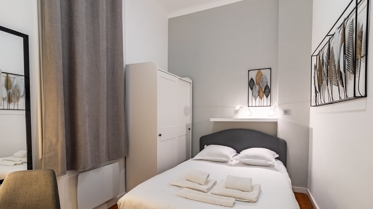 Photo of Bedroom in Noailles