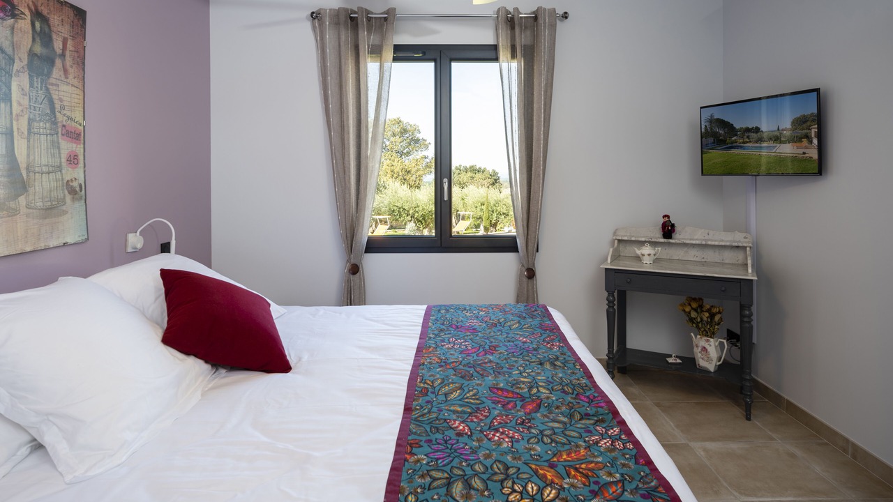 Photo of Bedroom in Beaumes-de-Venise