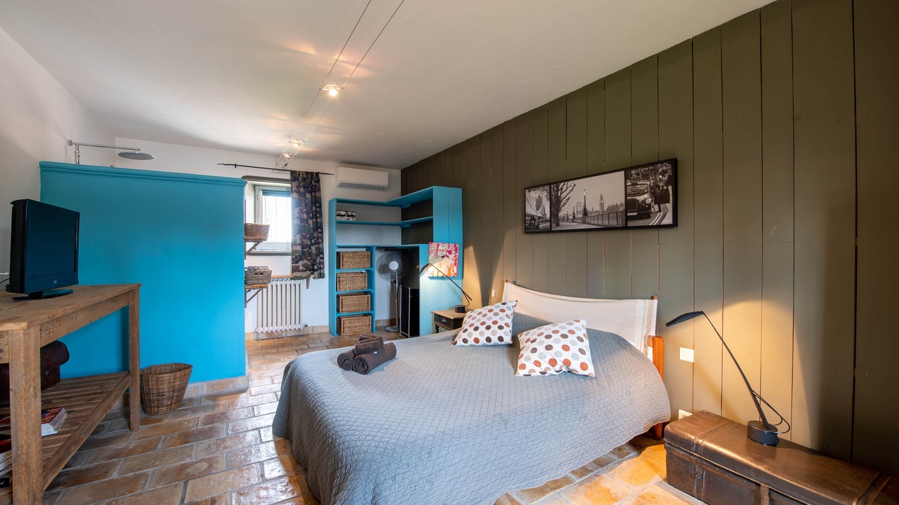 Photo of Bedroom in Noves