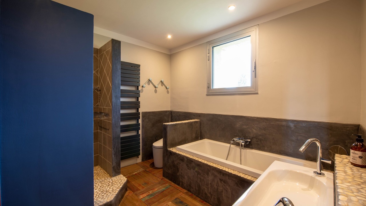 Photo of Bathroom in Noves
