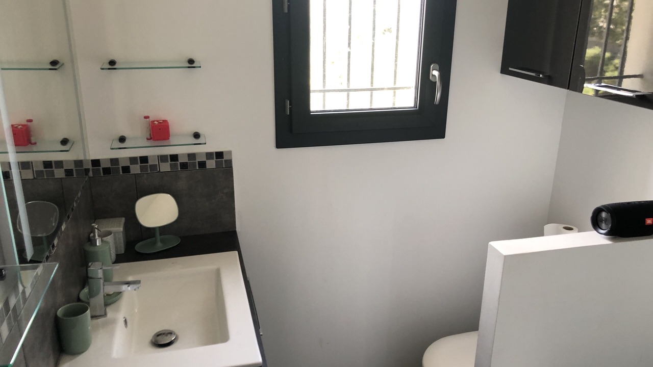 Photo of Bathroom in Rochefort-du-Gard