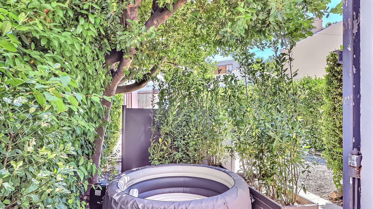Photo of Outdoor in Istres