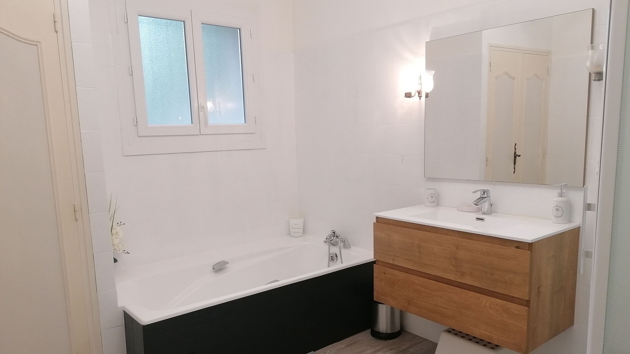 Photo of Bathroom in Montfrin