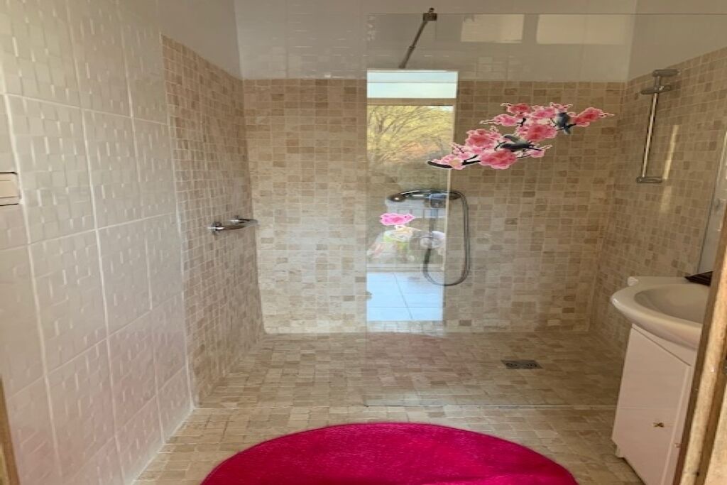 Photo of Bathroom in Fontaine-de-Vaucluse