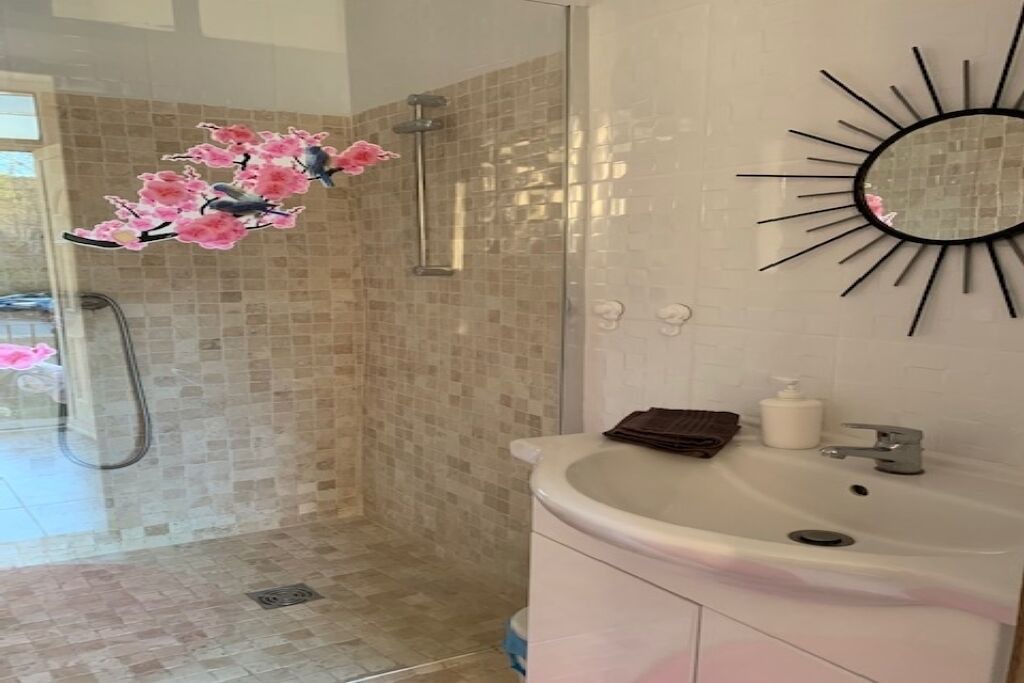 Photo of Bathroom in Fontaine-de-Vaucluse