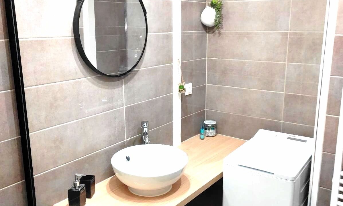 Photo of Bathroom in Orange