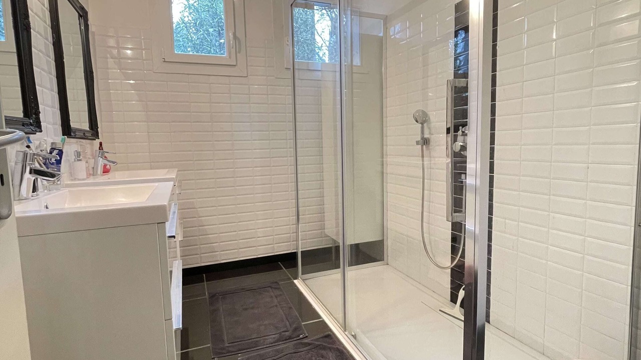 Photo of Bathroom in Tavel
